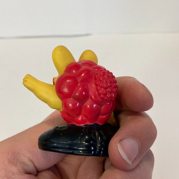 Vintage Tonka Keypers Finder Pointing mini 2" Figure Red Yellow 80s - Picture 9 of 10